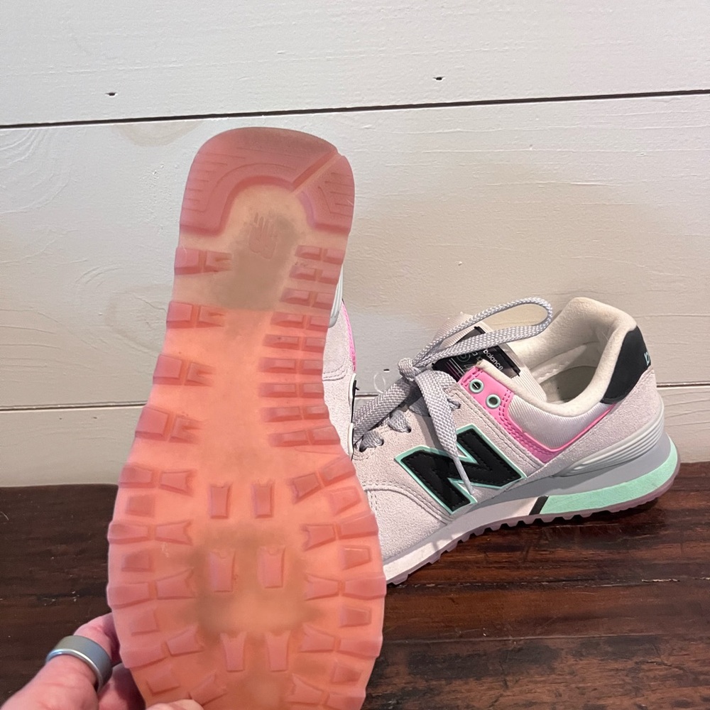 New Balance 574 Sneakers | Women’s 7.5 | Moonbeam | Pink and Mint Accents - Picture 4 of 4